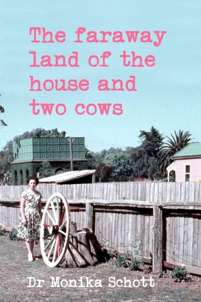 Produktbild: The faraway land of the house and two cows