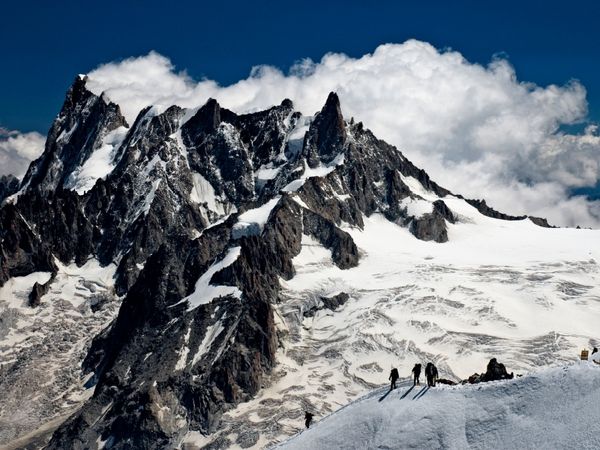 Produktbild: CALVENDO Puzzle Mont Blanc Massif | 1000 Teile Lege-Gr&ouml;&szlig;e 64x48cm Foto-Puzzle f&uuml;r gl&uuml;ckliche Stunden