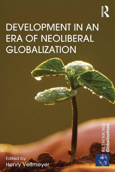 Produktbild: Development in an Era of Neoliberal Globalization