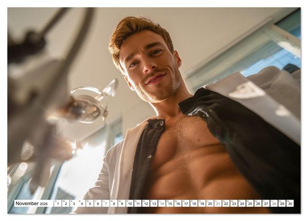 Produktbild: SEXY &Auml;RZTE - M&auml;nnlich, muskul&ouml;s und einsatzbereit (Wandkalender 2026 DIN A2 quer), CALVENDO Monatskalender