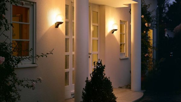 Produktbild: Steinel L 585 S 005535 Au&szlig;enwandleuchte mit Bewegungsmelder Energiesparlampe, LED E27 60 W Schwarz