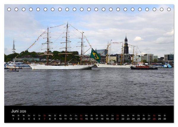 Produktbild: Auslaufparade des Hamburger Hafengeburtstages (Tischkalender 2026 DIN A5 quer), CALVENDO Monatskalender