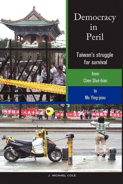 Produktbild: Democracy in Peril