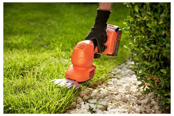 Produktbild: Black & Decker BCSS18B-XJ Akku Akku-Gartenschere Li-Ion