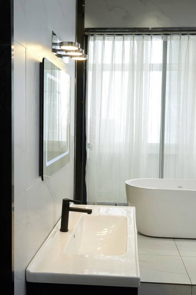 Produktbild: LightMe LM85632 LED-Spiegelleuchte LED GX53 6W Chrom