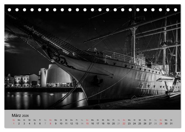 Produktbild: Hansestadt Stralsund bei Nacht (mit GPS-Koordinaten) (Tischkalender 2026 DIN A5 quer), CALVENDO Monatskalender