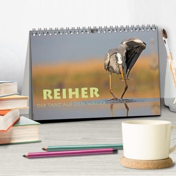 Produktbild: Reiher - Der Tanz auf dem Wasser (Tischkalender 2026 DIN A5 quer), CALVENDO Monatskalender