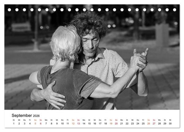 Produktbild: Tango Argentino - Paare beim Tanz auf &ouml;ffentlichen Pl&auml;tzen (Tischkalender 2026 DIN A5 quer), CALVENDO Monatskalender