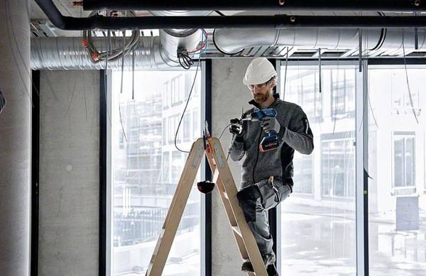 Produktbild: Bosch Professional 06012A6501 GHG 18V-50 solo Hei&szlig;luftgebl&auml;se ohne Akku, ohne Ladeger&auml;t, inkl. Koffer
