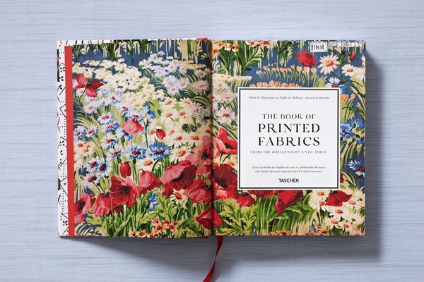 Produktbild: The Book of Printed Fabrics
