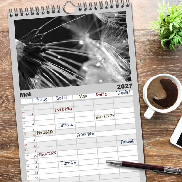 Produktbild: Familienplaner 2027 - Pusteblume - Impressionen in schwarzwei&szlig; mit 5 Spalten (Wandkalender, 21 x 45 cm) CALVENDO