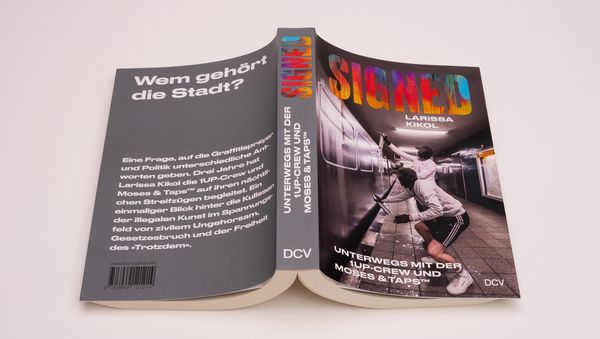 Produktbild: SIGNED. Unterwegs mit der 1UP-Crew und Moses & Taps