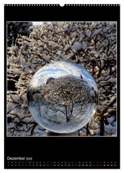 Produktbild: Momente aus Glas &ndash; Glaskugelfotografie (Wandkalender 2026 DIN A2 hoch), CALVENDO Monatskalender