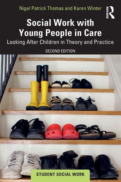 Produktbild: Social Work with Young People in Care