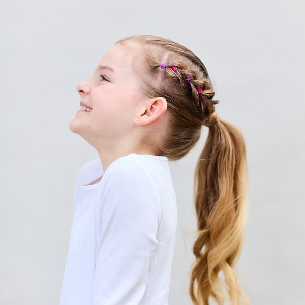 Produktbild: Die sch&ouml;nsten Frisuren f&uuml;r Kids - Vom frechen Pferdeschwanz bis zur Flechtfrisur, kinderleicht erkl&auml;rt!