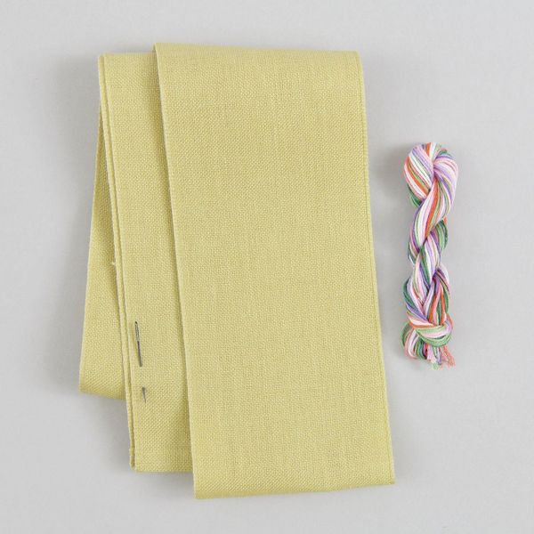 Produktbild: Stickpackung, Gez&auml;hlter Kreuzstich Schleife Wiesenbl&uuml;mchen, Salbei, 30 x 54 cm, 100% Leinen