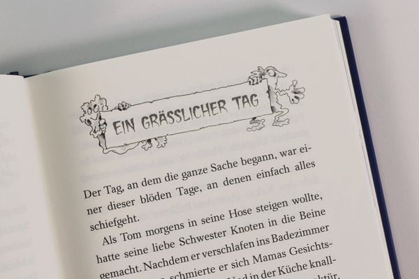Produktbild: Gespensterj&auml;ger auf eisiger Spur (Band 1) - Mit 8 neu illustrierten Farbseiten