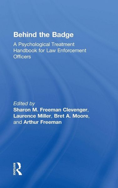Produktbild: Behind the Badge