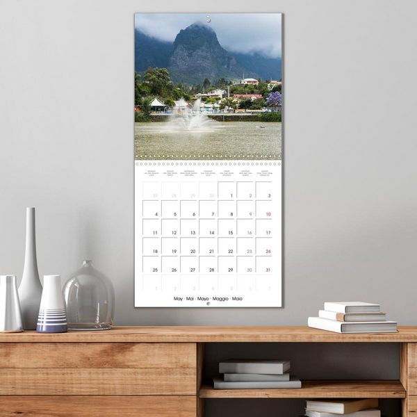 Produktbild: L'ile de la R&eacute;union, un volcan au milieu de l'oc&eacute;an Indien (Calendrier mural carr&eacute; 2026 30x30 cm) Calendrier double avec une page pour vos prises de notes
