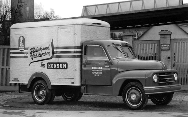 Produktbild: Regenberg, B: Jahrbuch Lastwagen 2024