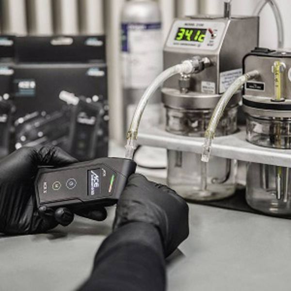 Produktbild: ACE X Alkoholtester Schwarz 0.0 bis 5 &permil; inkl. Display