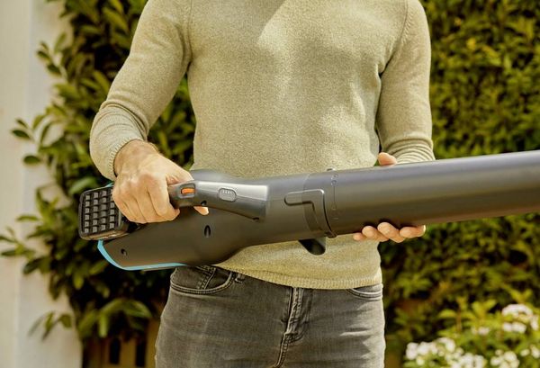 Produktbild: GARDENA PowerJet 18V P4A Ready-To-Use Set Akku 14890-20 Laubbl&auml;ser inkl. Akku 18 V