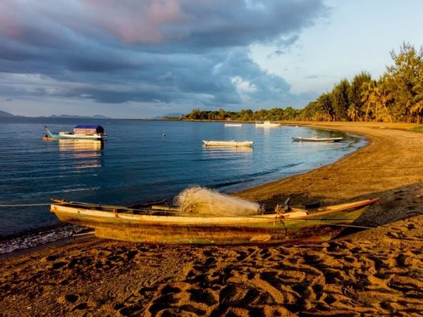Produktbild: CALVENDO Puzzle Traumstand in Indonesien im Inselparadies Flores | 1000 Teile Lege-Gr&ouml;&szlig;e 64x48cm Foto-Puzzle f&uuml;r gl&uuml;ckliche Stunden