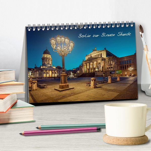Produktbild: Die Blaue Stunde in Berlin (Tischkalender 2026 DIN A5 quer), CALVENDO Monatskalender