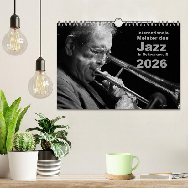 Produktbild: Internationale Meister des Jazz in Schwarzwei&szlig; (Wandkalender 2026 DIN A4 quer), CALVENDO Monatskalender