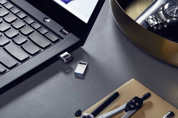 Produktbild: Kingston DataTraveler Micro USB-Stick Retail 256GB Silber DTMC3G2/256GB USB-A (USB 3.2 Gen 1)