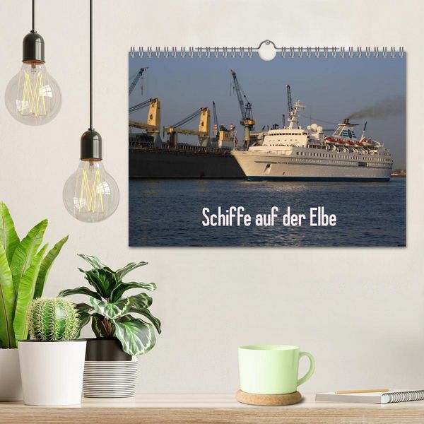 Produktbild: Schiffe auf der Elbe (Wandkalender 2026 DIN A4 quer), CALVENDO Monatskalender