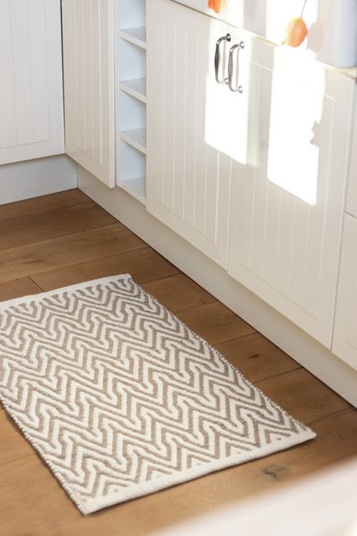Produktbild: Badematte Mod. Altai, hergestellt aus recycelten PET-Flaschen (100 % Polyester)