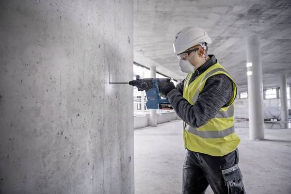 Produktbild: Bosch Professional GBH 18V-24 C SDS-Plus-Akku-Bohrhammer 18V Li-Ion b&uuml;rstenlos, ohne Akku