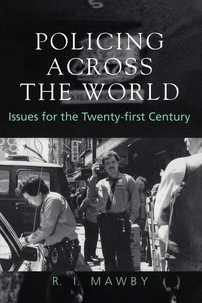 Produktbild: Policing Across the World