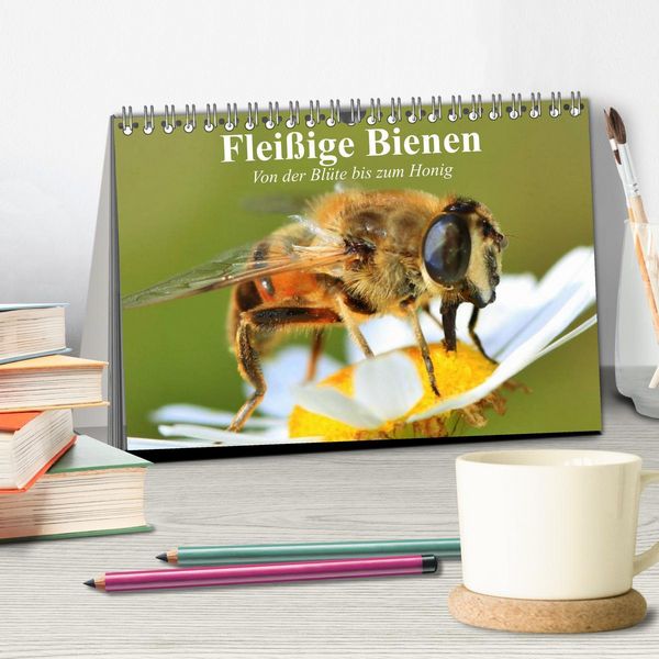 Produktbild: Flei&szlig;ige Bienen. Von der Bl&uuml;te bis zum Honig (Tischkalender 2026 DIN A5 quer), CALVENDO Monatskalender