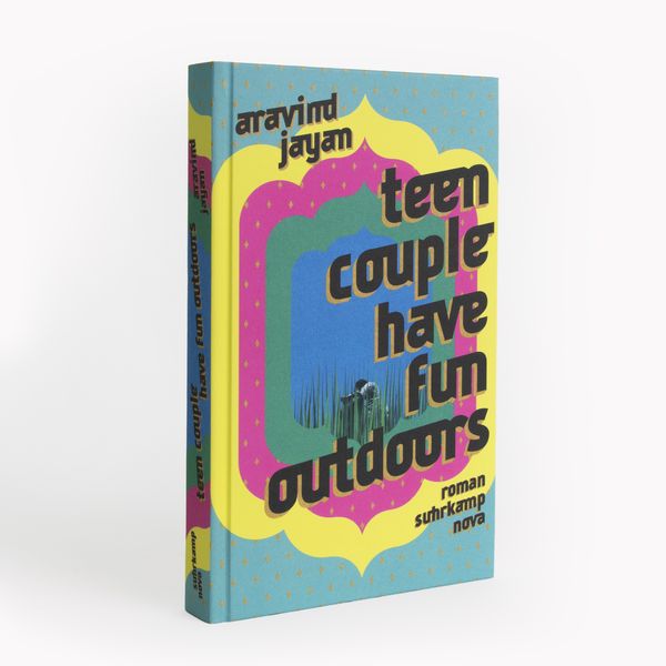Produktbild: Teen Couple Have Fun Outdoors
