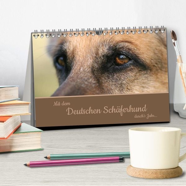 Produktbild: Mit dem Deutschen Sch&auml;ferhund durch's Jahr (Tischkalender 2026 DIN A5 quer), CALVENDO Monatskalender