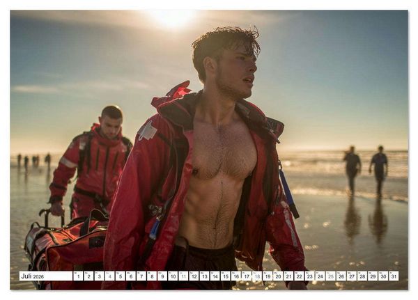 Produktbild: SEXY &Auml;RZTE - M&auml;nnlich, muskul&ouml;s und einsatzbereit (Tischkalender 2026 DIN A5 quer), CALVENDO Monatskalender