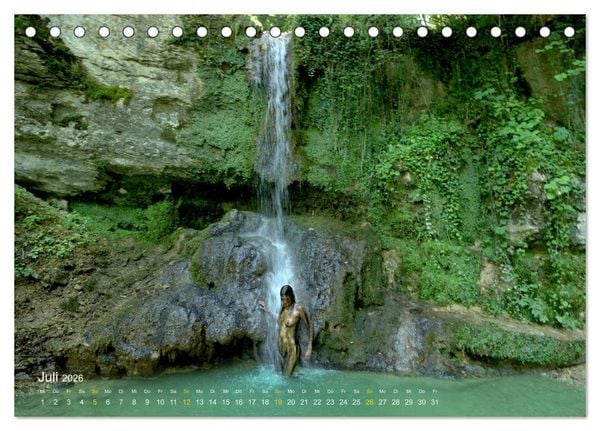 Produktbild: BODYPAINTING AM WASSERFALL VON LINN (Tischkalender 2026 DIN A5 quer), CALVENDO Monatskalender