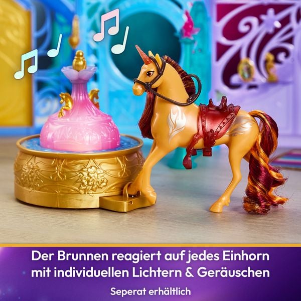 Produktbild: Unicorn Academy - Stall Spielset 90 cm inkl. Brunnen mit Licht- und Soundeffekten, 12 cm Einhorn & 24 Accessoires, Set zur Netflix Serie