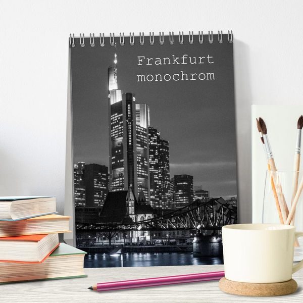 Produktbild: Frankfurt monochrom (Tischkalender 2026 DIN A5 hoch), CALVENDO Monatskalender