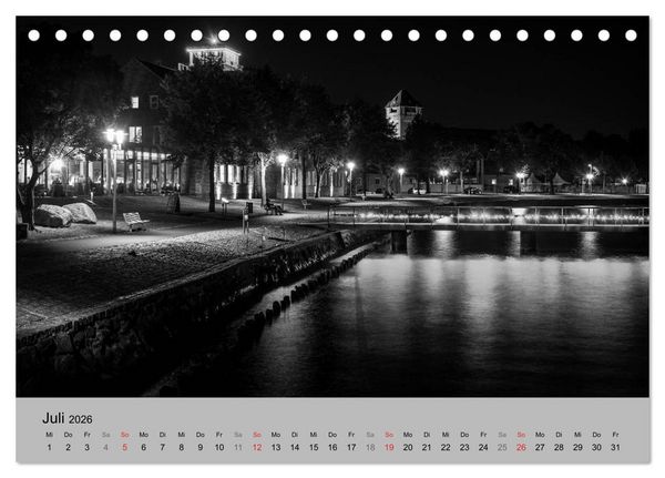 Produktbild: Hansestadt Stralsund bei Nacht (mit GPS-Koordinaten) (Tischkalender 2026 DIN A5 quer), CALVENDO Monatskalender
