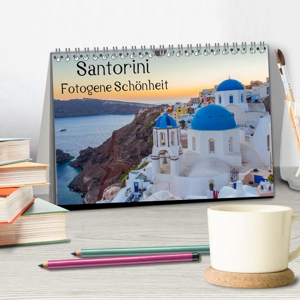 Produktbild: Santorini - Fotogene Sch&ouml;nheit (Tischkalender 2026 DIN A5 quer), CALVENDO Monatskalender