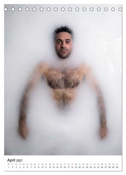 Produktbild: Floating Men - maskuliner K&ouml;rperbau in vollkommener Entspannung (Tischkalender 2027 DIN A5 hoch), CALVENDO Monatskalender