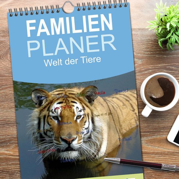 Produktbild: Familienplaner 2026 - Welt der Tiere mit 5 Spalten (Wandkalender, 21 x 45 cm) CALVENDO