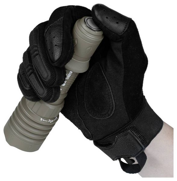 Produktbild: OLight LED Taschenlampe 2600lm 8h 249g