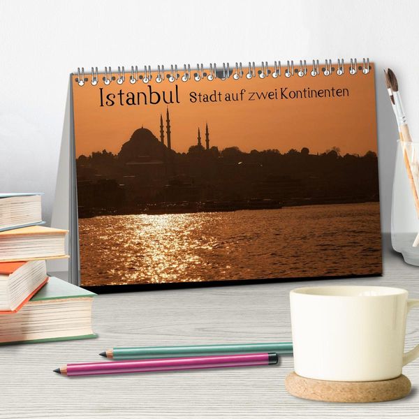 Produktbild: Istanbul - Stadt auf zwei Kontinenten (Tischkalender 2026 DIN A5 quer), CALVENDO Monatskalender