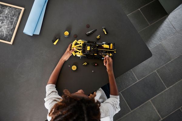 LEGO Technic Bugatti-Bolide, Spielzeugauto, Modellbausatz 42151