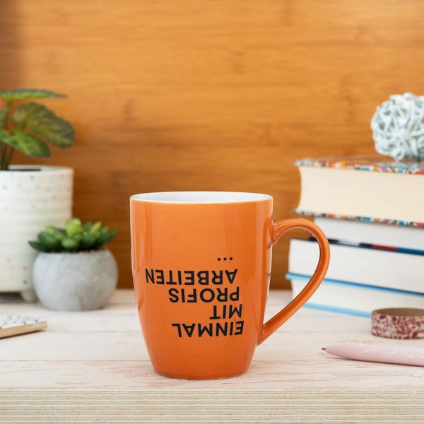 Produktbild: Tasse mit Motivdruck "Einmal mit Profis arbeiten...", mit Banderole