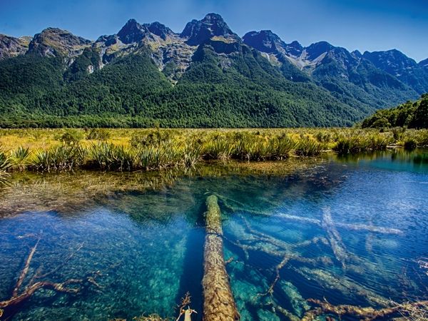 Produktbild: CALVENDO Puzzle Reflexionen im klaren Gebirgssee 1000 Teile Puzzle quer | 1000 Teile Lege-Gr&ouml;&szlig;e 64 &times; 48 cm Foto-Puzzle f&uuml;r gl&uuml;ckliche Stunden